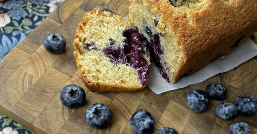 BLUEBERRY BANANA BREAD